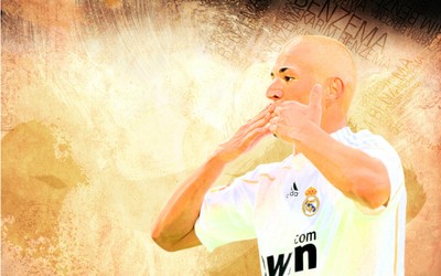 绿茵体育评论-于帕梅卡诺防守数据下滑严重