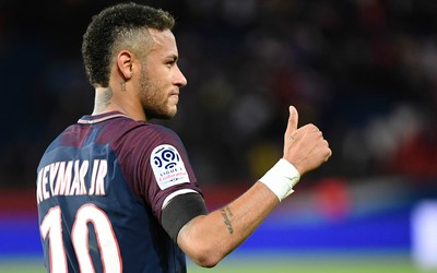 绿茵体育评论-伯贝又封神了这远射简直无解